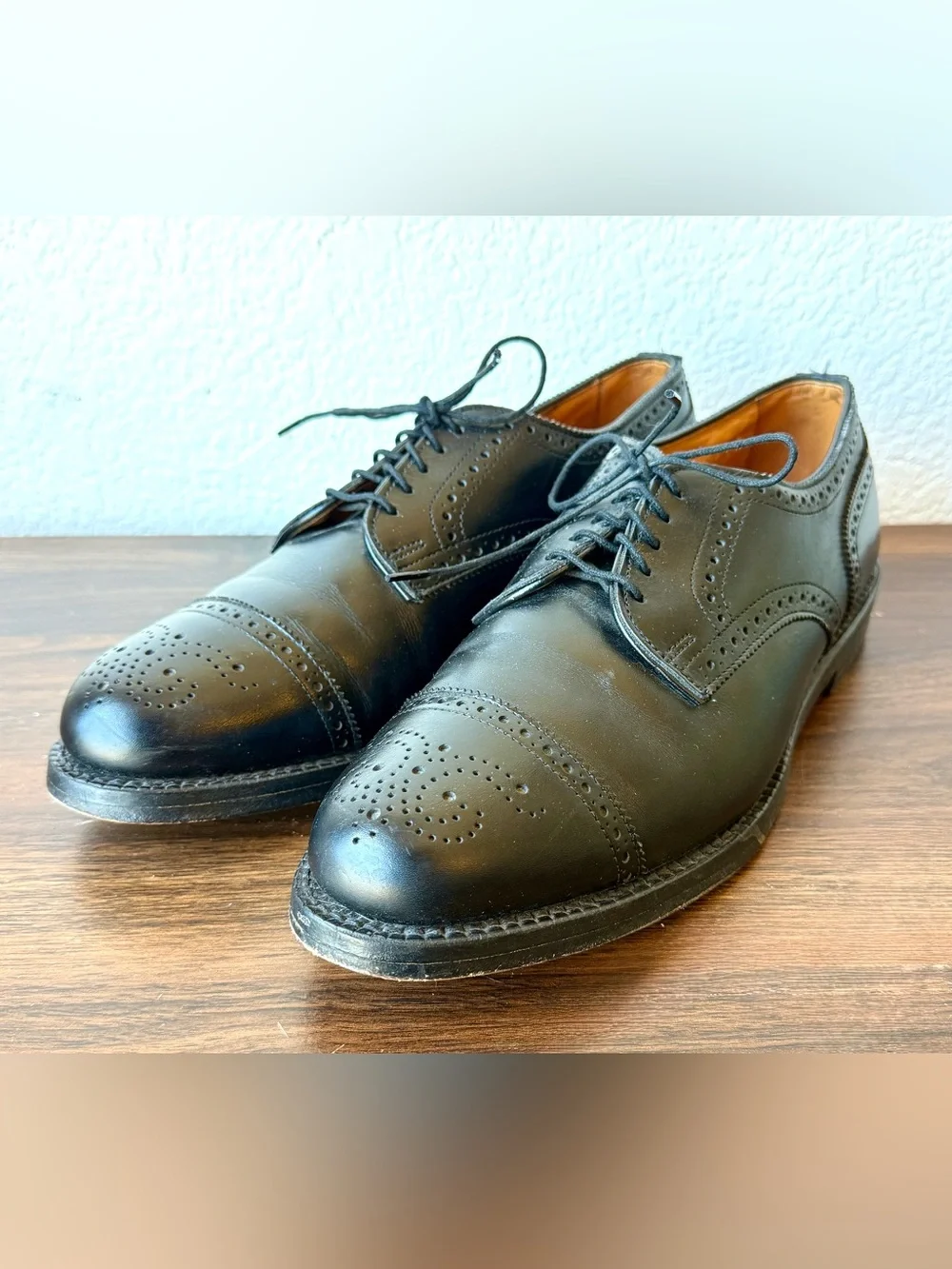 Allen Edmonds Black Leather Cap-Toe Brogues Black Size 10D